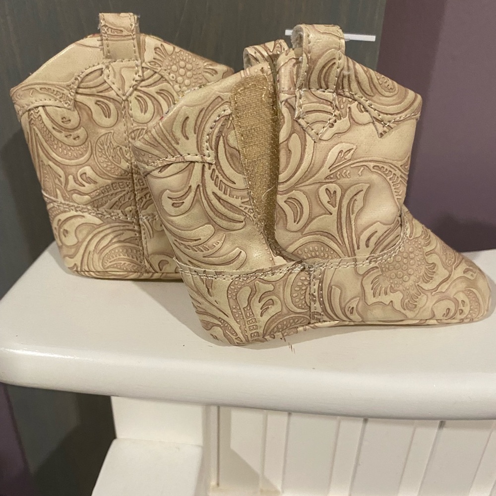 Baby cowgirl shoes